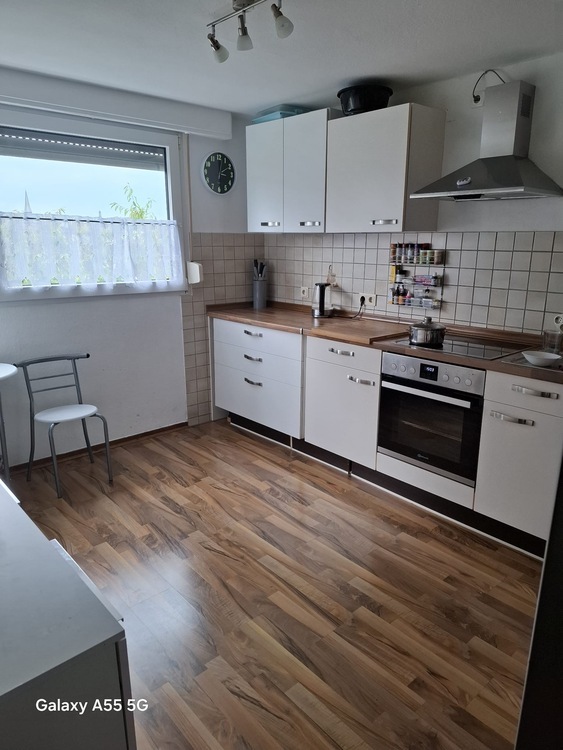 sehr großzügige 4-Zimmerwohnung in Dreifamilienhaus in Zons zimmer