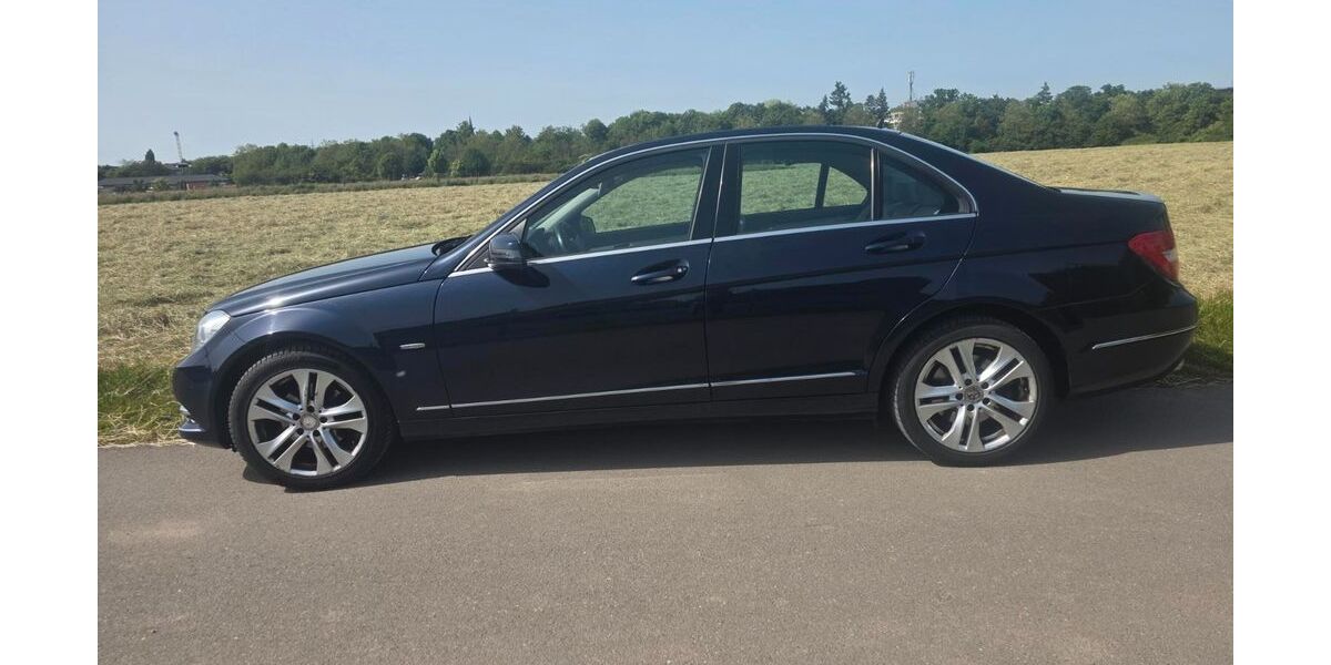 Mercedes-Benz C 250 197.000 km 7.950 &euro; Düsseldorf 40595