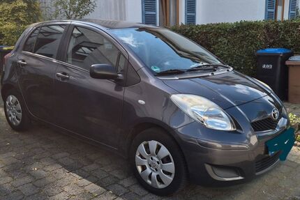 Toyota Yaris 168.000 km 3.499 &euro; Köln 50767