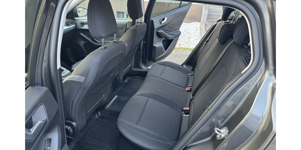 Ford Focus Navi+Temp+Sitzh+Spurh+CarPlay+6xServ+1H+E6 93.000 km 11.250 &euro; Erftstadt 50374