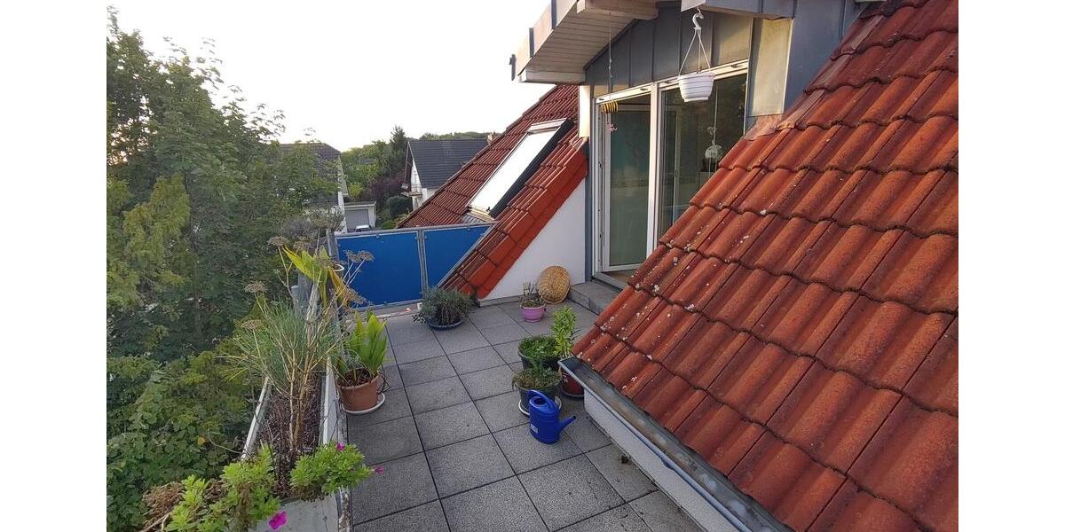 Nähe Köln-Dünnwald, Dachgeschosswohnung mit Dachterrasse 3 zimmer