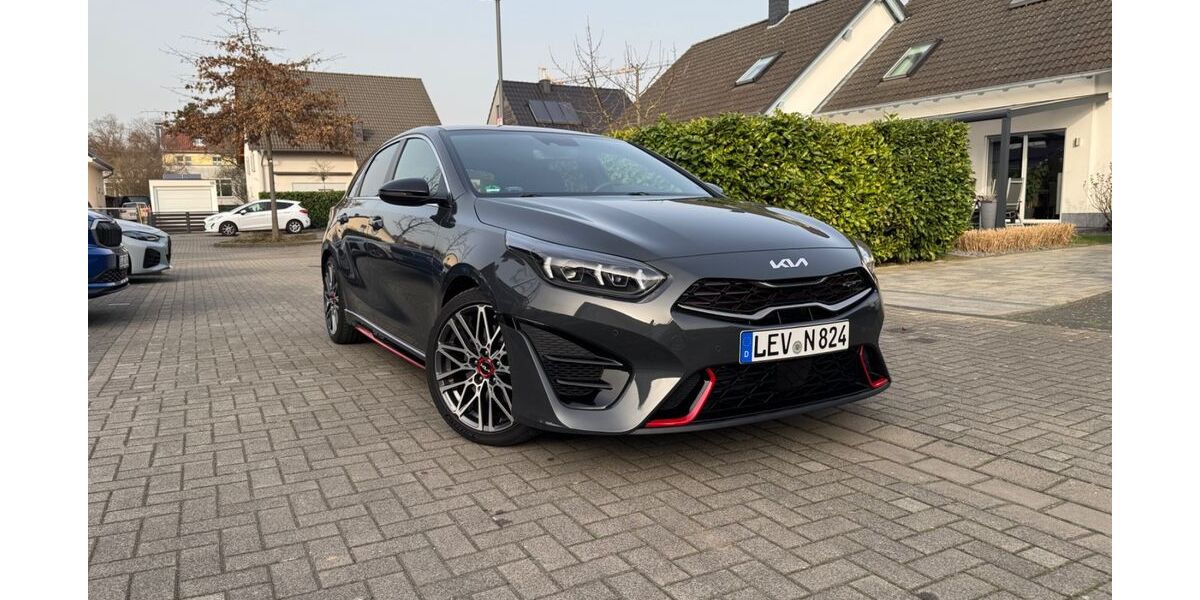 Kia ceed / Ceed 48.200 km 25.490 &euro; Leverkusen 51371