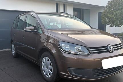 VW Touran 71.500 km 11.950 &euro; Köln 51145