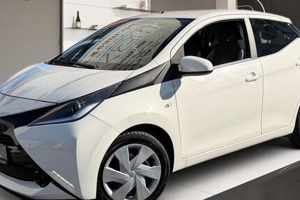 Toyota Aygo (X) 147.019 km 7.488 &euro; Köln 51069