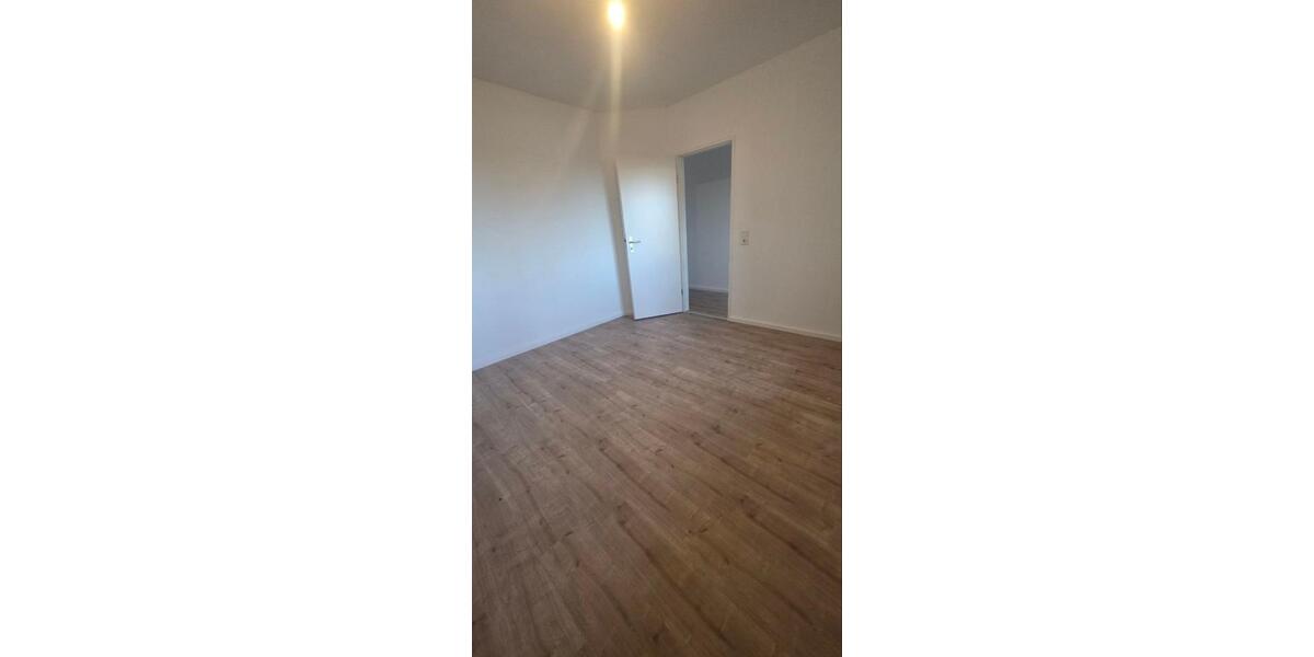 Vermietung: Sanierte & voll möblierte 2-Zimmer-Wohnung mit Balkon 2 zimmer