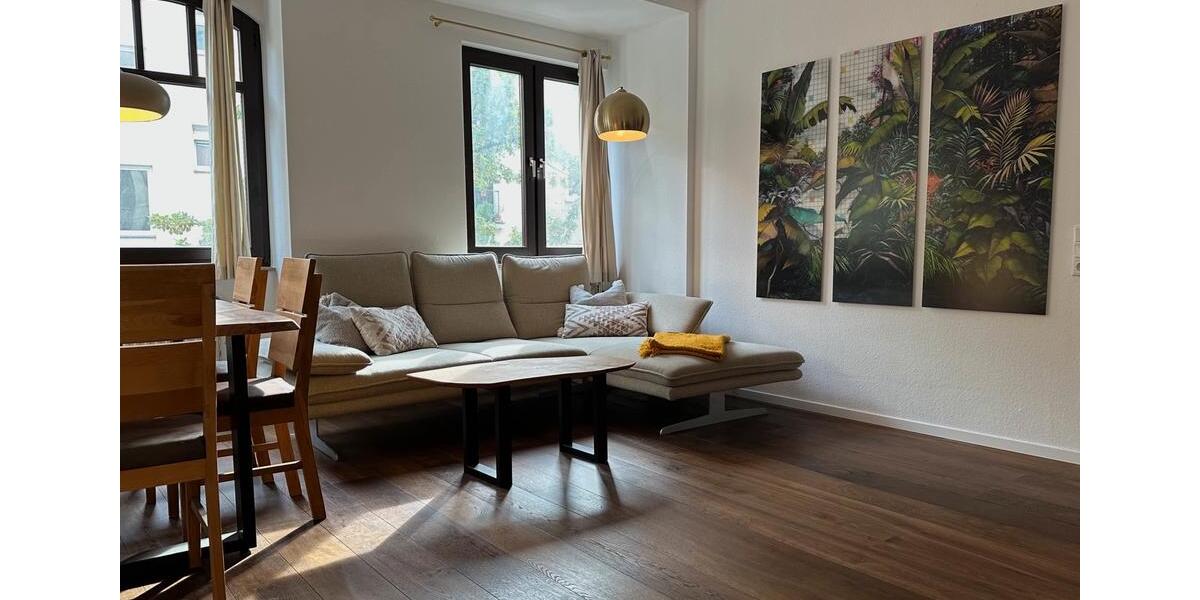 Stilvoll möblierte 2-Zimmer-Wohnung am Eigelstein zimmer