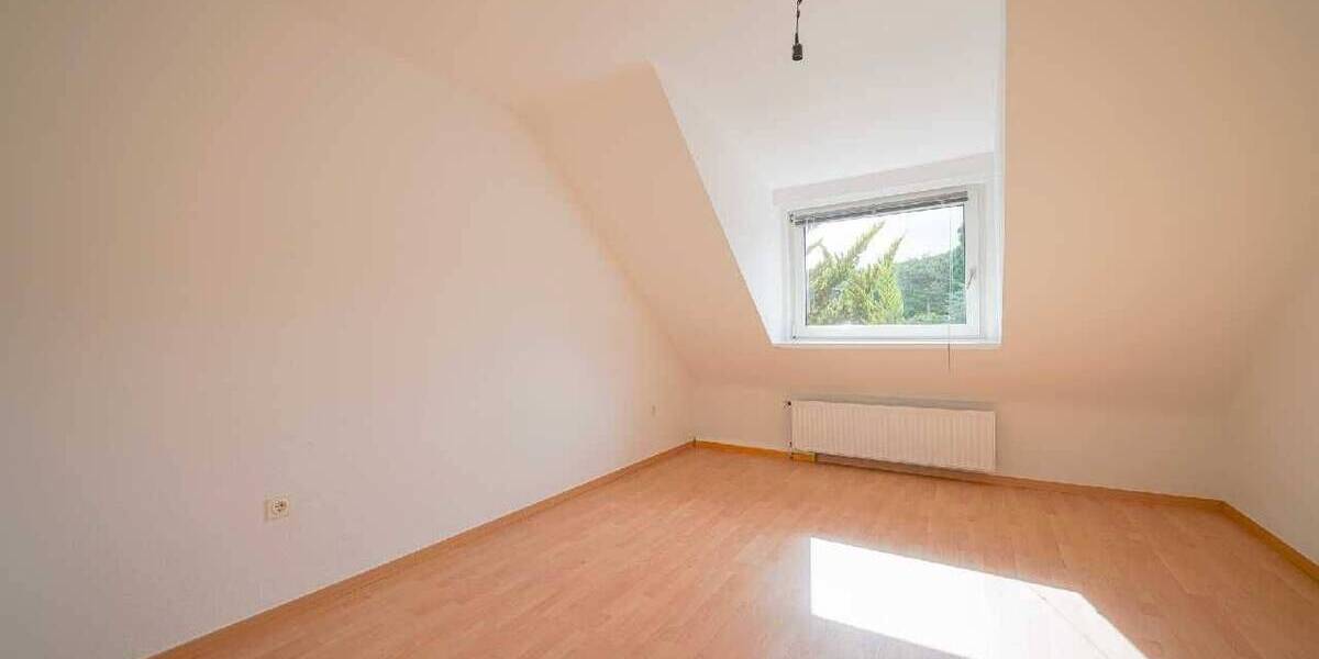 Etagenwohnung Düsseldorf Rath - 3 Zimmer, 70 m&sup2;, 730&euro; | Angebot:26891579