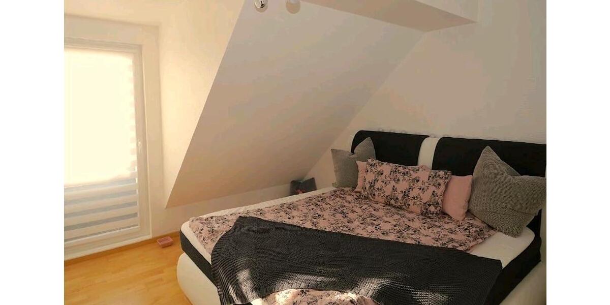 Dachgeschoßwohnung Hürth - 2 Zimmer, 63 m&sup2;, 855&euro; | Angebot:25625188