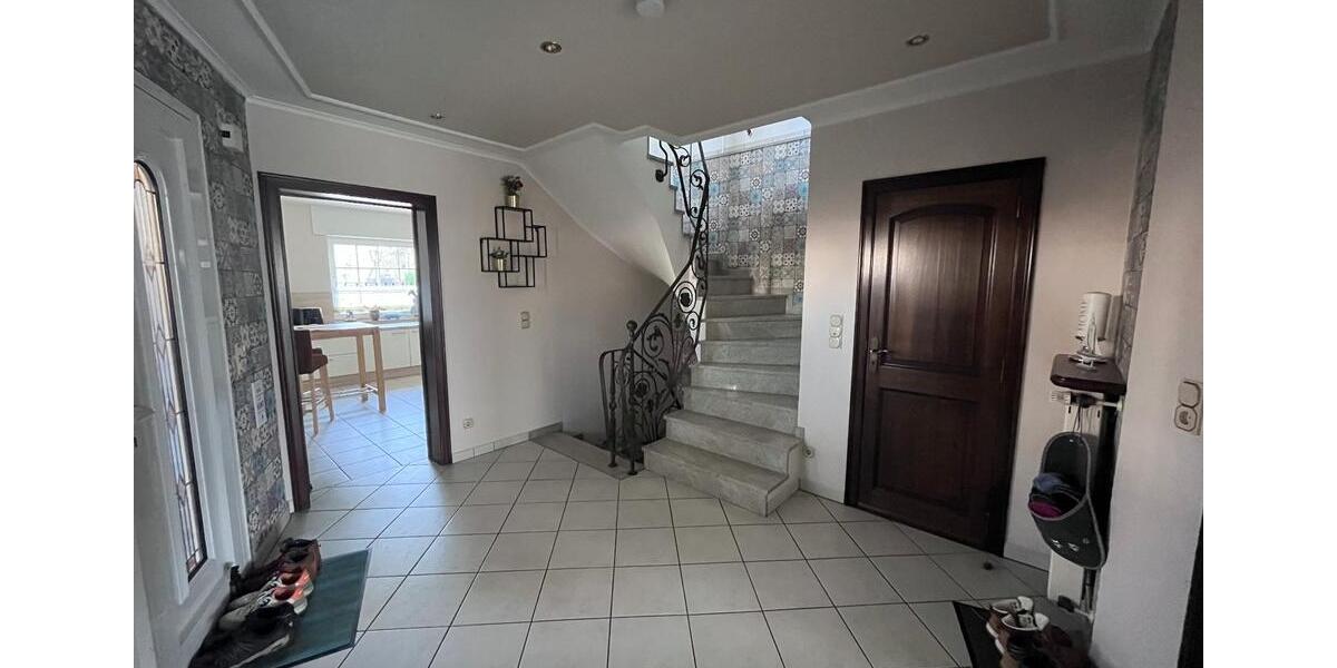 Einfamilienhaus Bergheim - 4 Zimmer, 167 m&sup2;, 2.080&euro; | Angebot:25899926