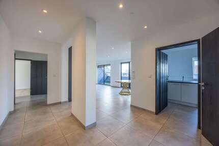 Wohnung zum Mieten in Neuss 1.700 € 154.5 m² 4 zimmer