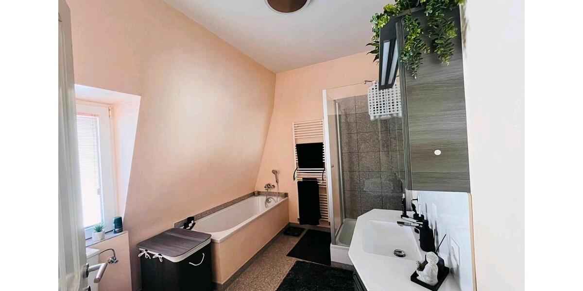 Dachgeschoßwohnung Bergisch Gladbach Alt-Frankenforst - 2 Zimmer, 81 m&sup2;, 390.000&euro; | Angebot:27096097