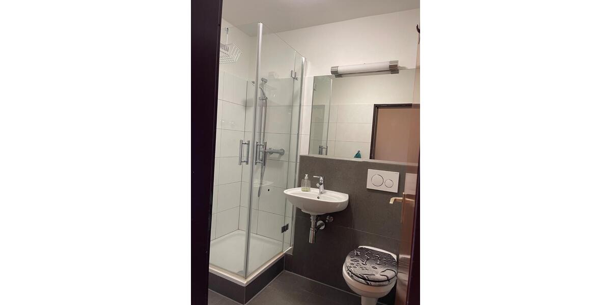 HELLE DG-WOHNUNG IN ZENTRALER LAGE !!! 1 zimmer