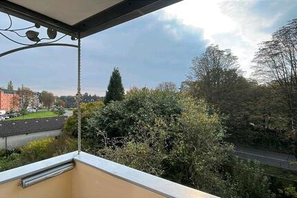 Schöne 2 Zimmer Wohnung in Düsseldorf Rath zu vermieten zimmer