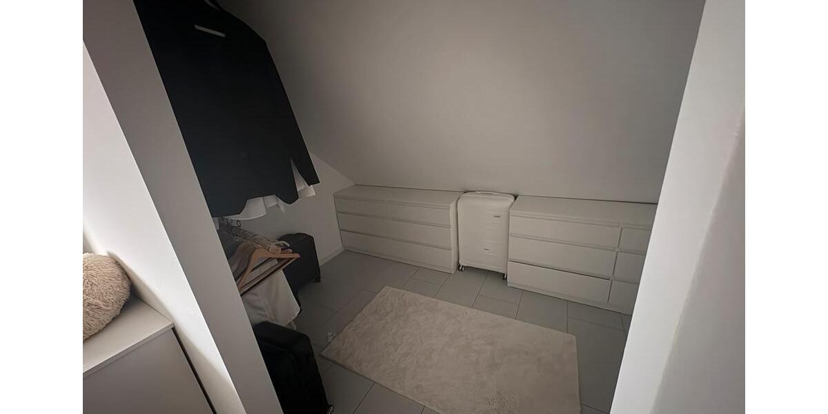 Schöne große 4 Zimmer Wohnung in Neuss Norf 4 zimmer