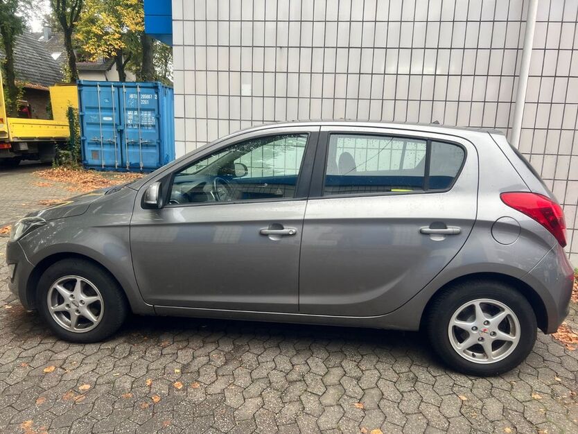 Hyundai i20 112.000 km 3.500 € Köln 51145
