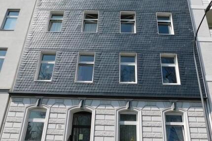 Frisch renovierte 4-Zi.-DG-Whg. mit Tageslichtbad zimmer