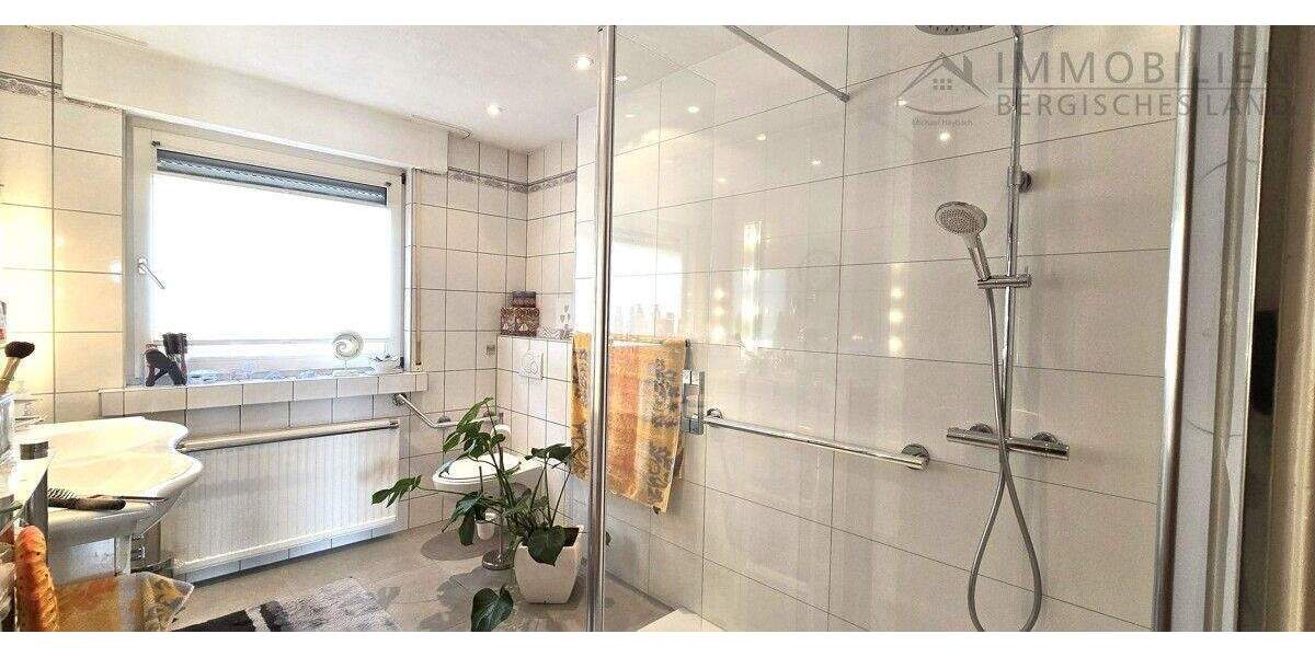 Reihenendhaus Hückeswagen Wiehagen - 5 Zimmer, 156 m&sup2;, 329.000&euro; | Angebot:25373837