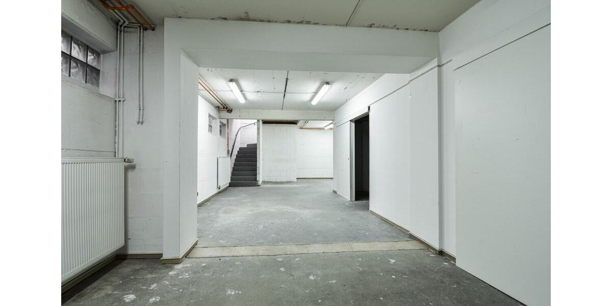 Ladenlokal! Praxis! Büro! Lager! Werkstatt. Hier ist alles möglich. Zentral. Ca. 353m². Teilbar. zimmer