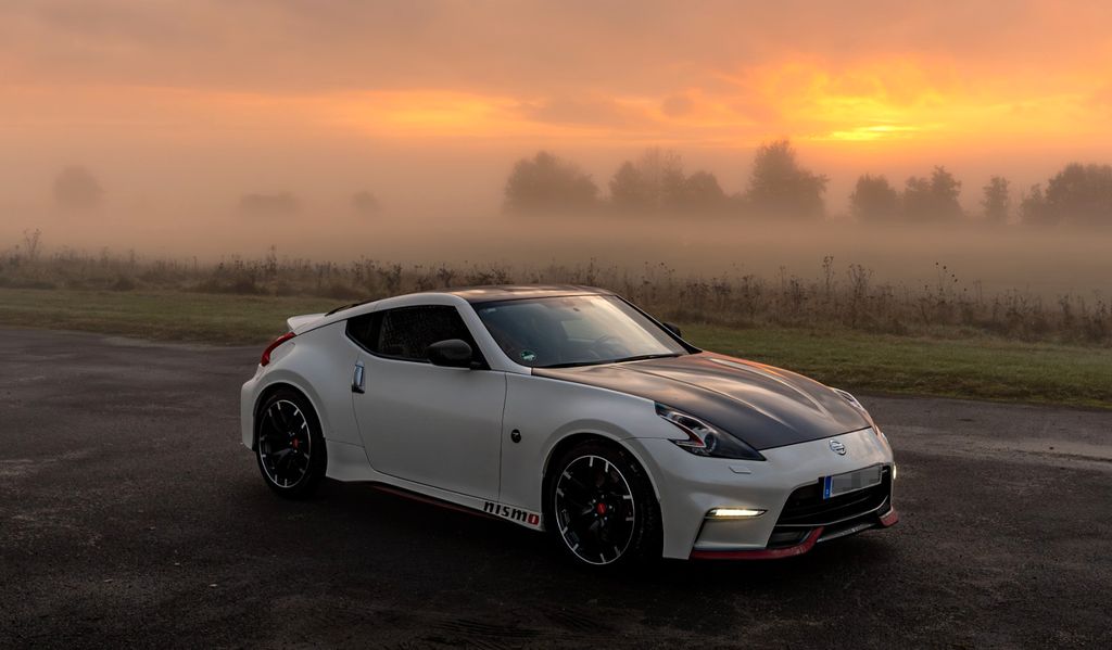 Nissan 370Z 32.283 km 48.900 &euro; Solingen 42657