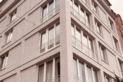 Frisch sanierte drei Zimmer Whg in der Altstadt mit Rheinblick zimmer