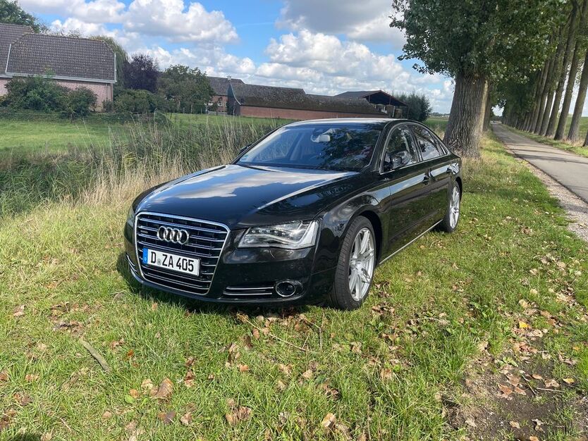 Audi A8 169.900 km 18.700 € Düsseldorf 40595
