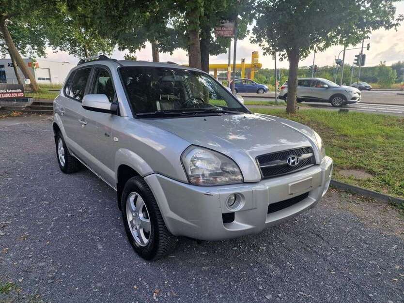 Hyundai TUCSON 168.000 km 4.999 € Köln 51109