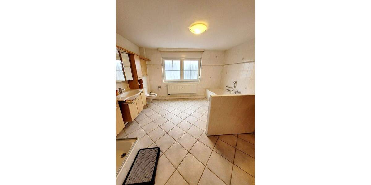 Etagenwohnung Kerpen - 3 Zimmer, 125 m&sup2;, 1.400&euro; | Angebot:25610193