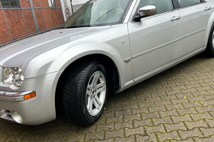 Chrysler 300C 41.260 km 10.999 &euro; Köln 51069