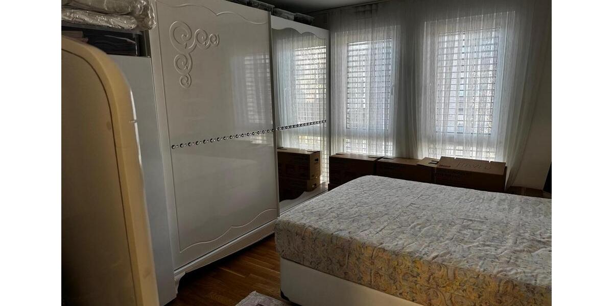 geräumige 3-Zimmer-Wohnung mit Sonnenbalkon und TG-Stellplatz im beliebten Kölner Süden 3 zimmer