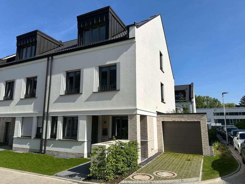 Haus zum Kaufen in Düsseldorf 1.999.999 € 174 m² 8 zimmer
