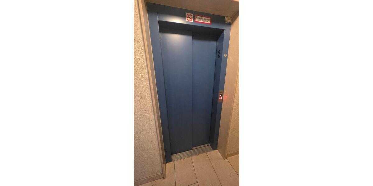 Vermietung: Sanierte & voll möblierte 2-Zimmer-Wohnung mit Balkon 2 zimmer