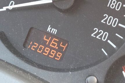 Opel Corsa 120.999 km 2.000 &euro; Erkrath 40699