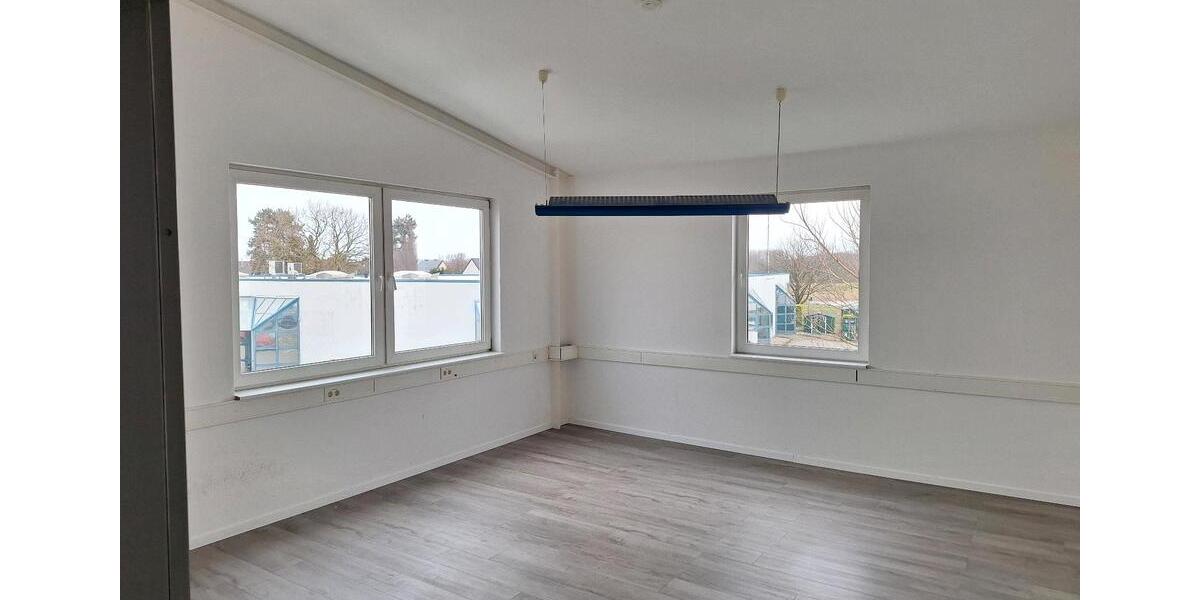 Geräumiges Büro zimmer