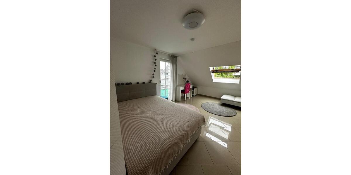 Moderne Doppelhaushälfte zur Miete (WG geeignet) 4.5 zimmer