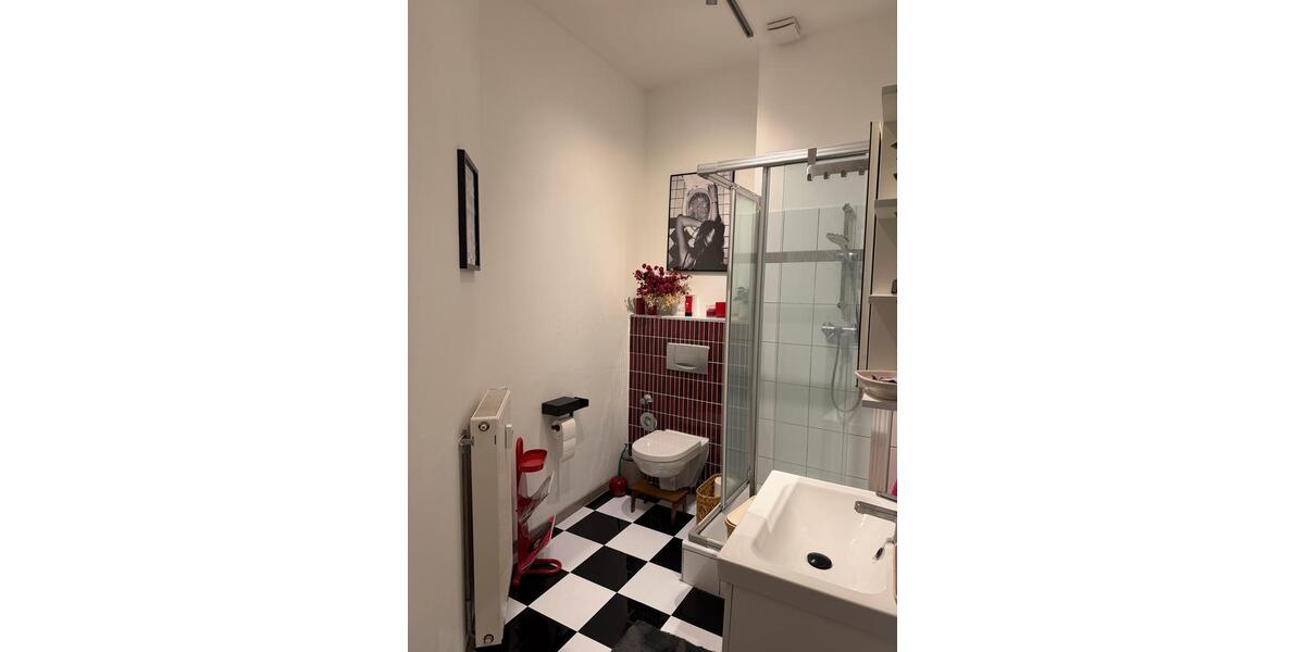 Etagenwohnung Neuss - 3 Zimmer, 53 m&sup2;, 1.000&euro; | Angebot:26238734