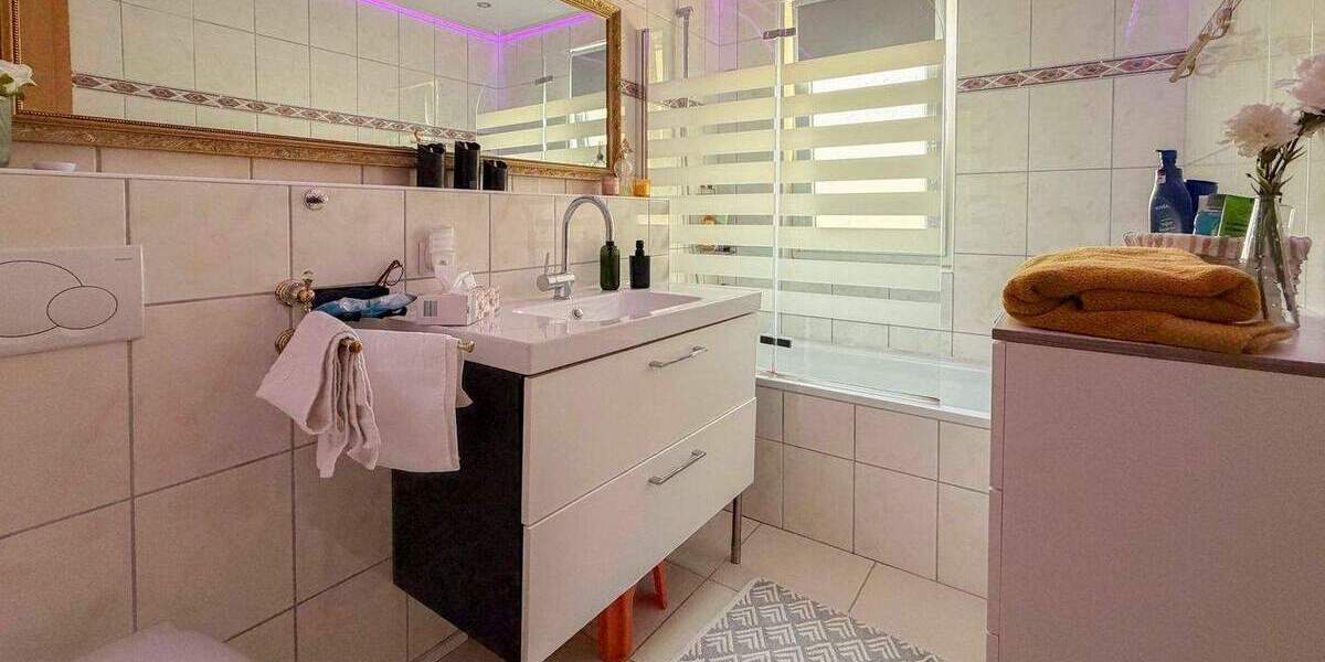 Reihenendhaus Köln Buchheim - 6 Zimmer, 135 m&sup2;, 650.000&euro; | Angebot:25142392