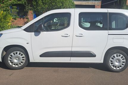 Opel Combo 6.400 km 19.590 &euro; Grevenbroich 41515