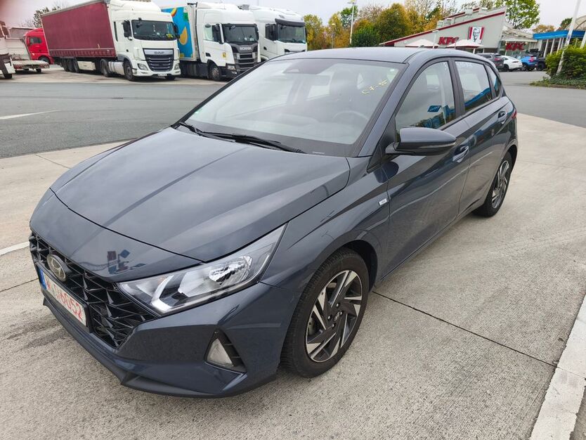 Hyundai i20 76.000 km 13.900 € Solingen 42651