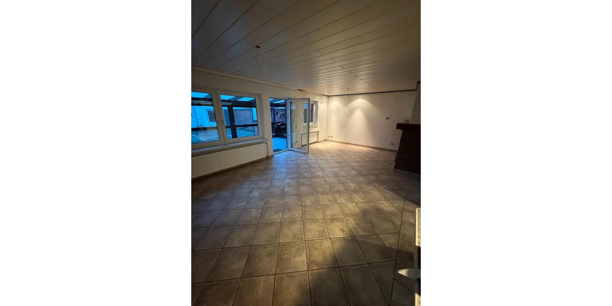 4-Zimmer-Wohnung mit Terrasse & Garage in Bergheim-Zieverich 4 zimmer