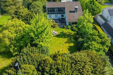 Haus zum Kaufen in Langenfeld 1.480.000 € 255 m² 11 zimmer