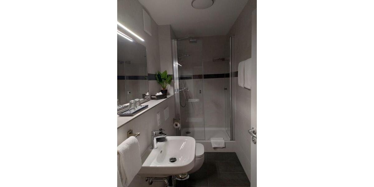 Mikro-Hotel in Köln voll genehmigter Beherbergungsbetrieb mit 8 Betten 4 Zimmern, studentisches Wohnen denkbar - Gewerbeobjekt Köln Mülheim | Angebot:22794810
