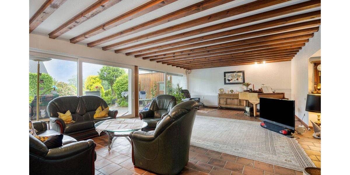 Großes Haus mit Pool in grüner Lage sucht neue Eigentümer - Einfamilienhaus Wermelskirchen / Dhünn Dhünn | Angebot:26949322