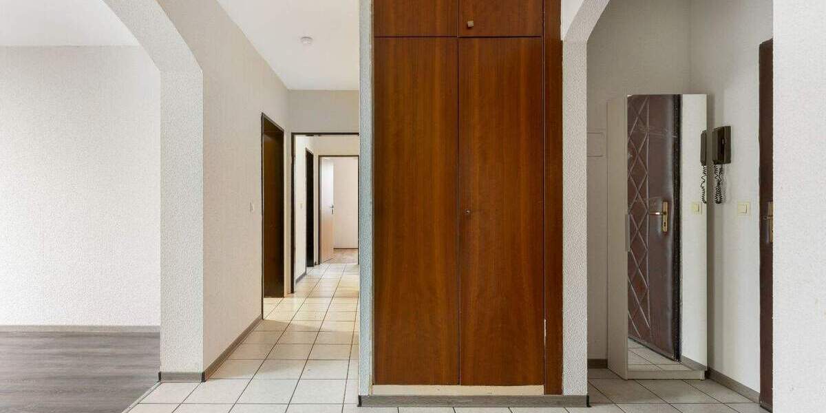 Etagenwohnung Bergheim Ahe - 4 Zimmer, 90 m&sup2;, 110.000&euro; | Angebot:23961489