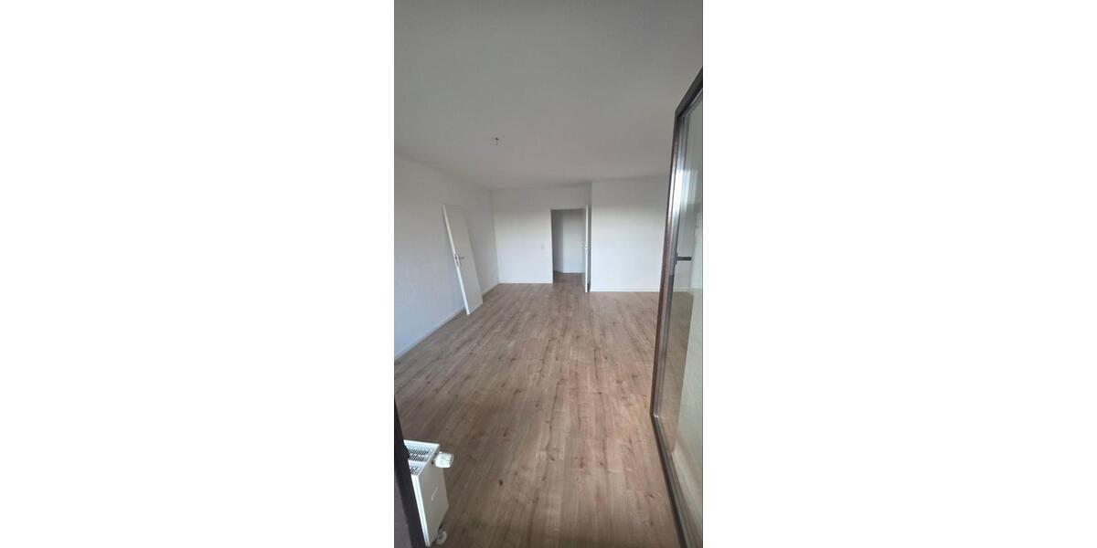 Vermietung: Sanierte & voll möblierte 2-Zimmer-Wohnung mit Balkon 2 zimmer