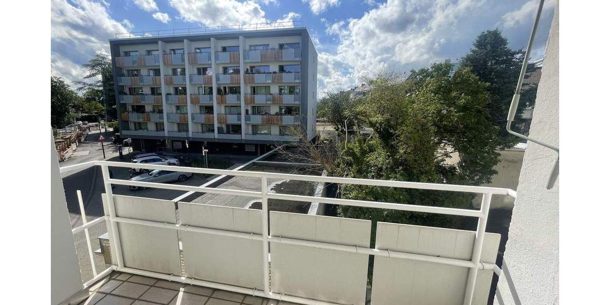 CITYHOUSE: Top Lage Deutz Bezugsfreie 2-Zimmer-Wohnung mit Aufzug und Balkon. 2 zimmer