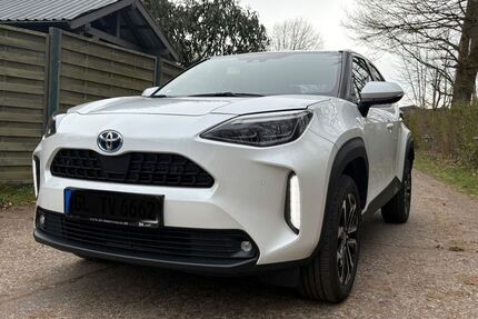 Toyota Yaris 29.950 km 22.700 € Rösrath 51503