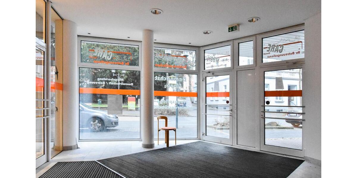 Besonder Fläche für Büro oder Praxis perfekt gelegen in Solingen-Wald.TEILBAR! zimmer