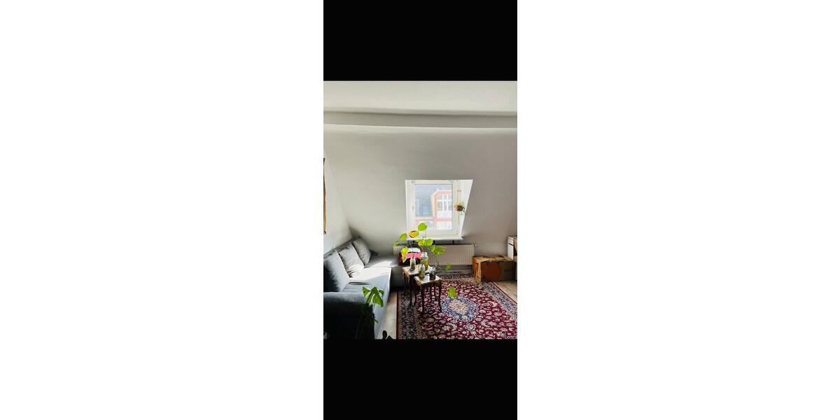 Dachgeschoßwohnung Düsseldorf Oberbilk - 2 Zimmer, 48 m&sup2;, 670&euro; | Angebot:25580137