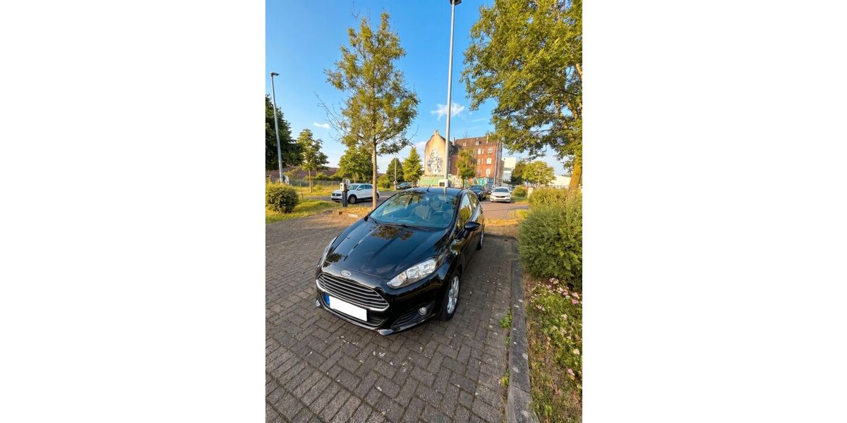 Ford Fiesta 88.700 km 5.300 &euro; Düsseldorf 40233