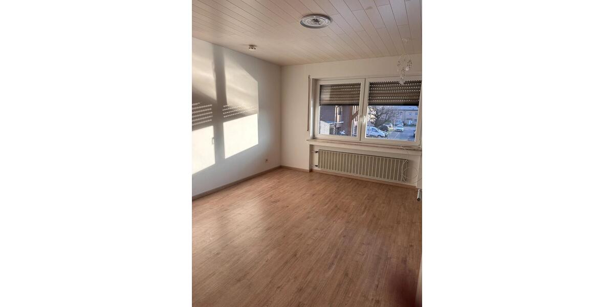4 Zimmer Wohnung in 50129 Bergheim Niederaußem zur Vermietung 5 zimmer